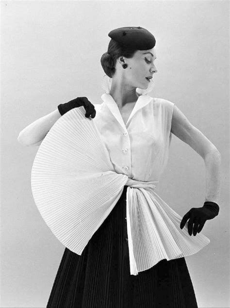 hubert de givenchy abiti